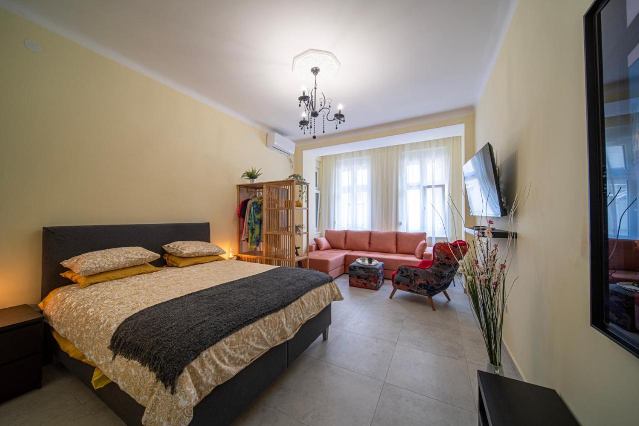 Sunlit Artist Studio Leilighet Beograd Eksteriør bilde